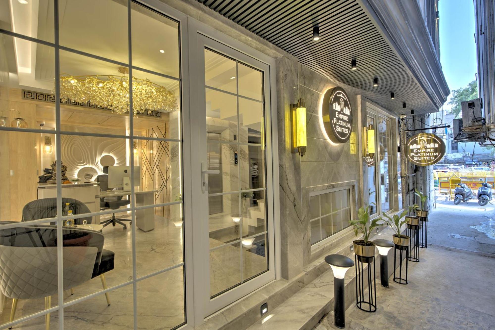 Empire Platinum Suites New Delhi Exteriör bild