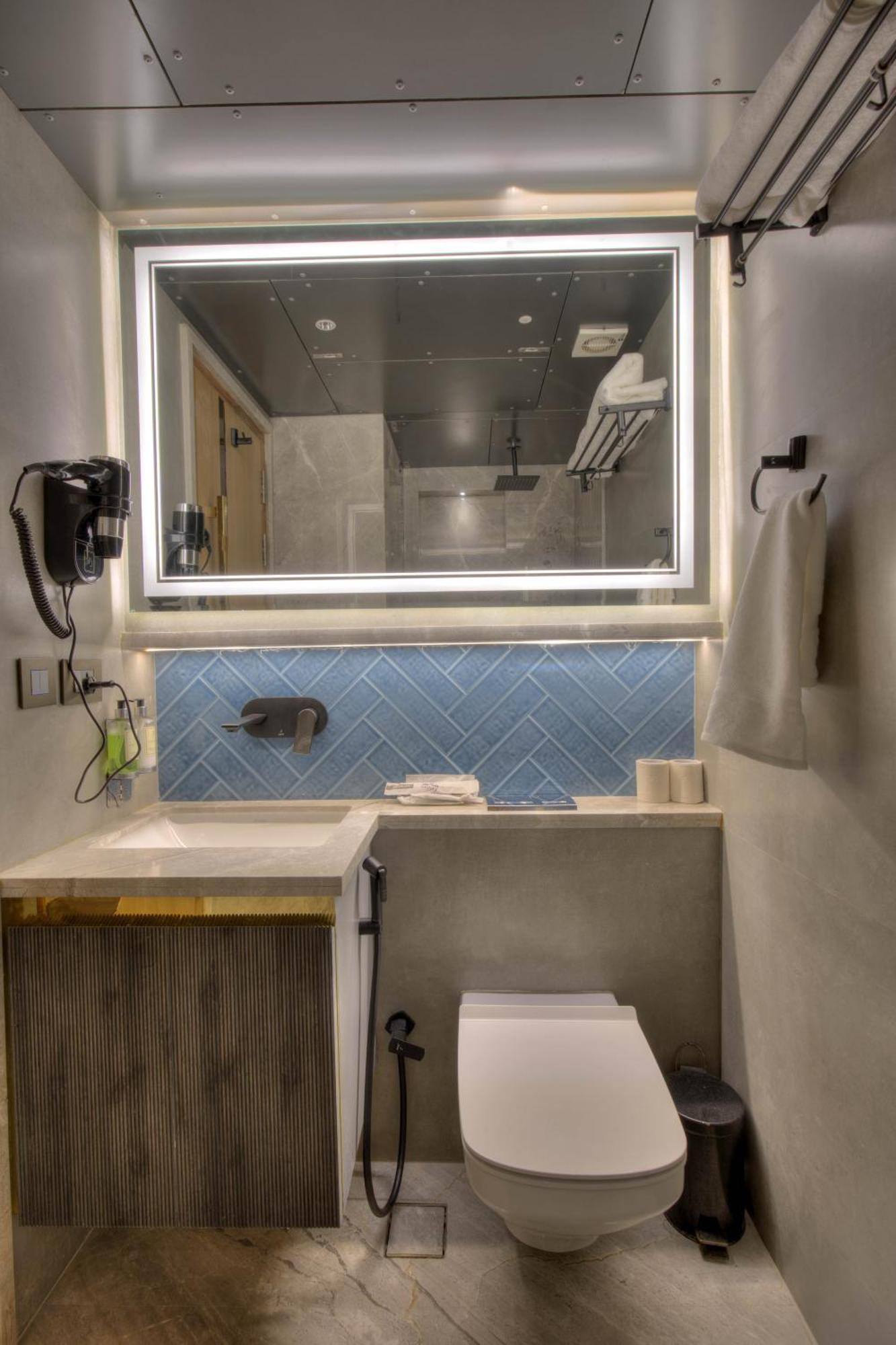 Empire Platinum Suites New Delhi Exteriör bild