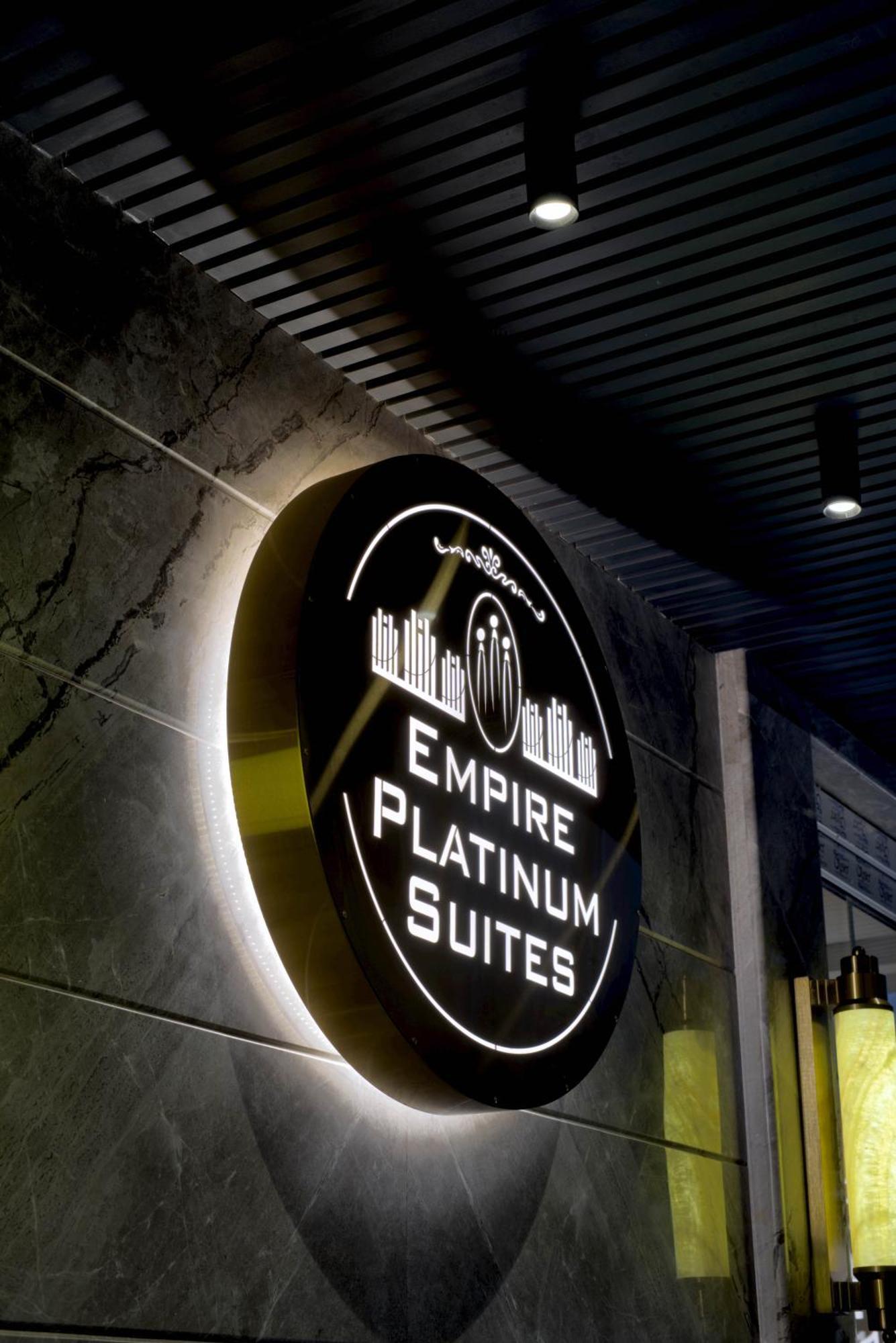 Empire Platinum Suites New Delhi Exteriör bild
